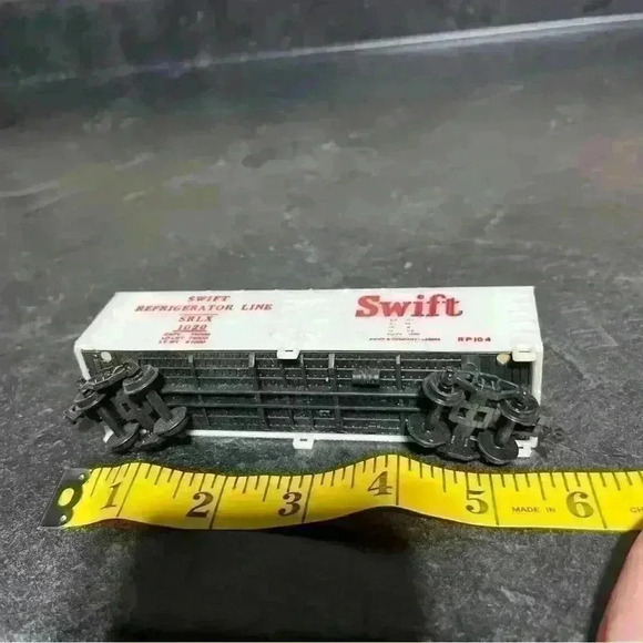 Life Like HO 41' Swift Refrigerator Line 1020 Reefer - Picture 6 of 6